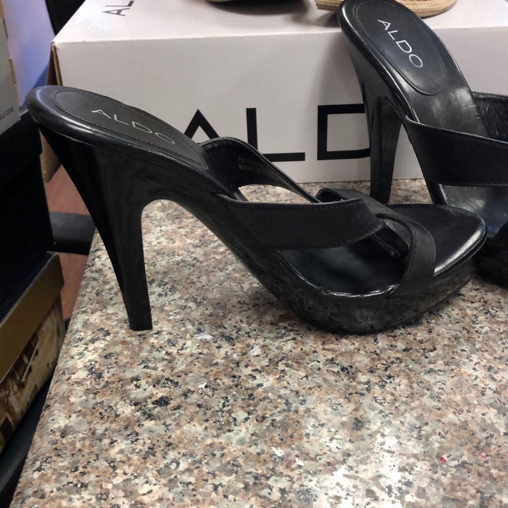 2 Pair Aldo Heels - Picture 4 of 6